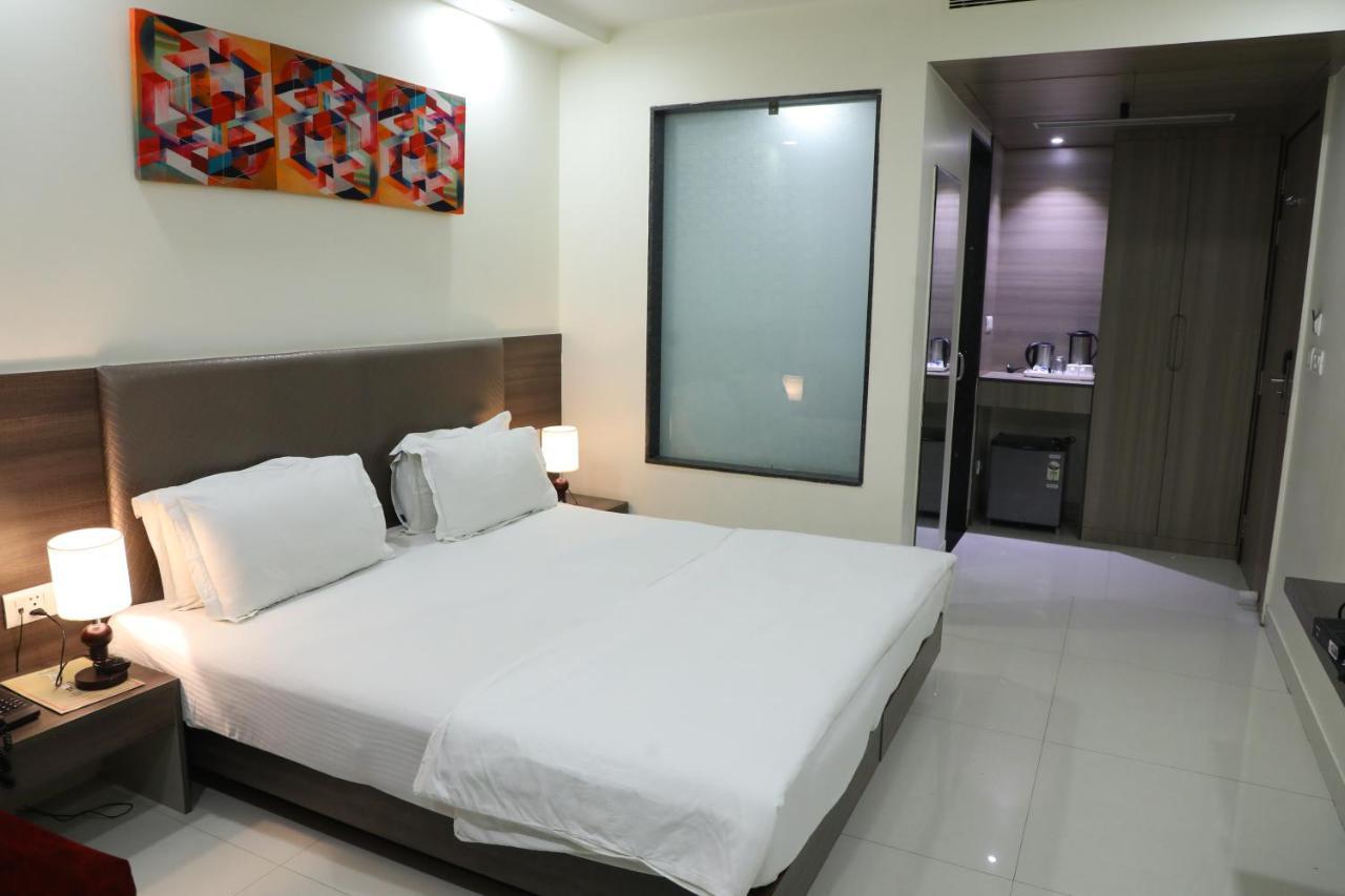 Hotel Sopan Heights Delhi  Exterior foto