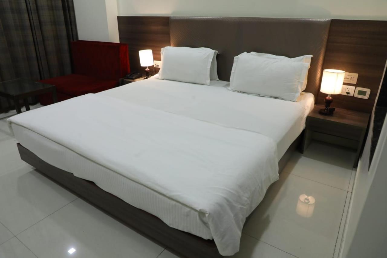 Hotel Sopan Heights Delhi  Exterior foto